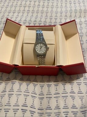 Authentic Omega Seamaster 1380 Quartz Vintage. All Stainless Steel Ladies Watch.